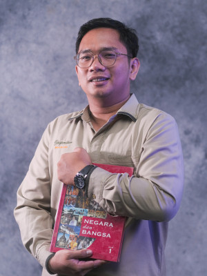  Gilang Darmawan, S.Pd